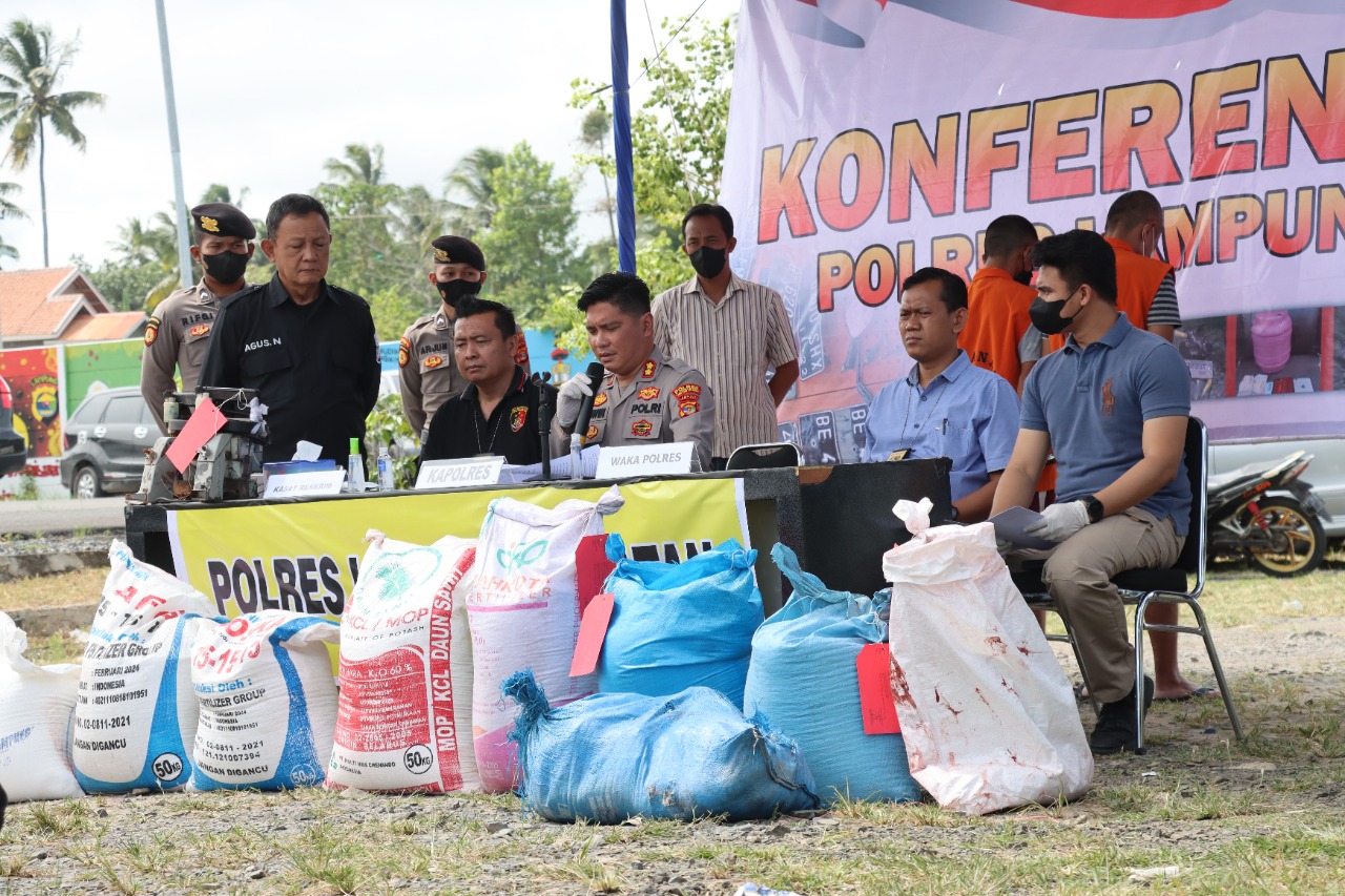 Pabrik pupuk opolosan digrebek polisi di Lampung Selatan